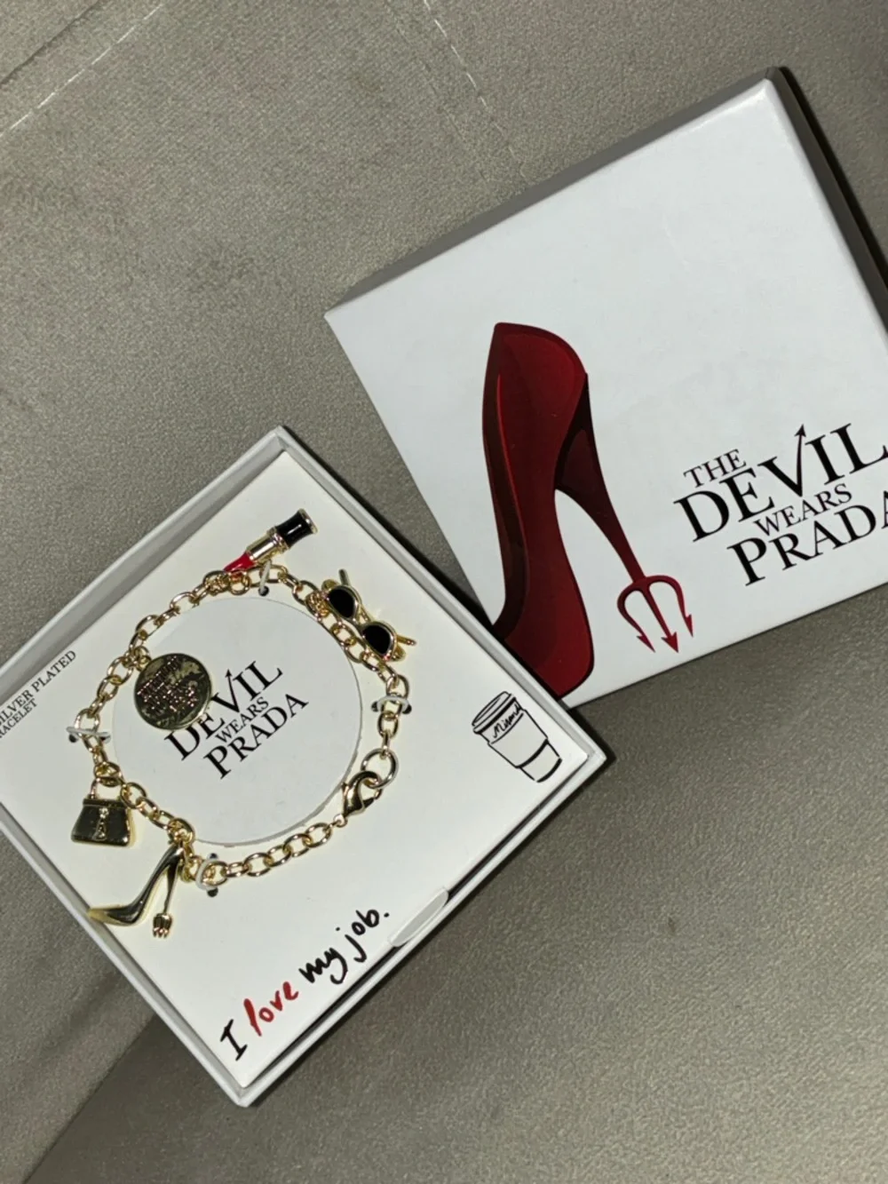 24HR DROP ⬇️ The devil wears Prada charm bracelet - Picture 6 of 9
